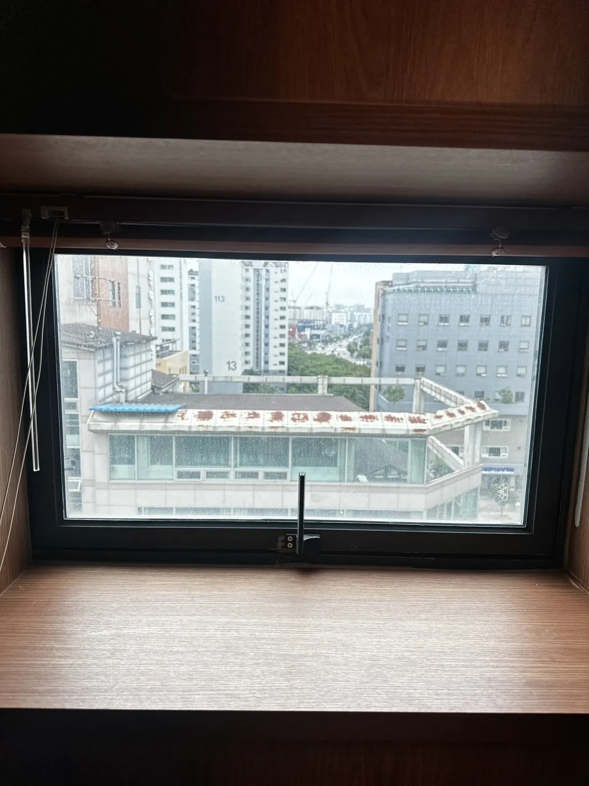 완전히 안 닫히는 pj창문 수리 사례 이후 모습